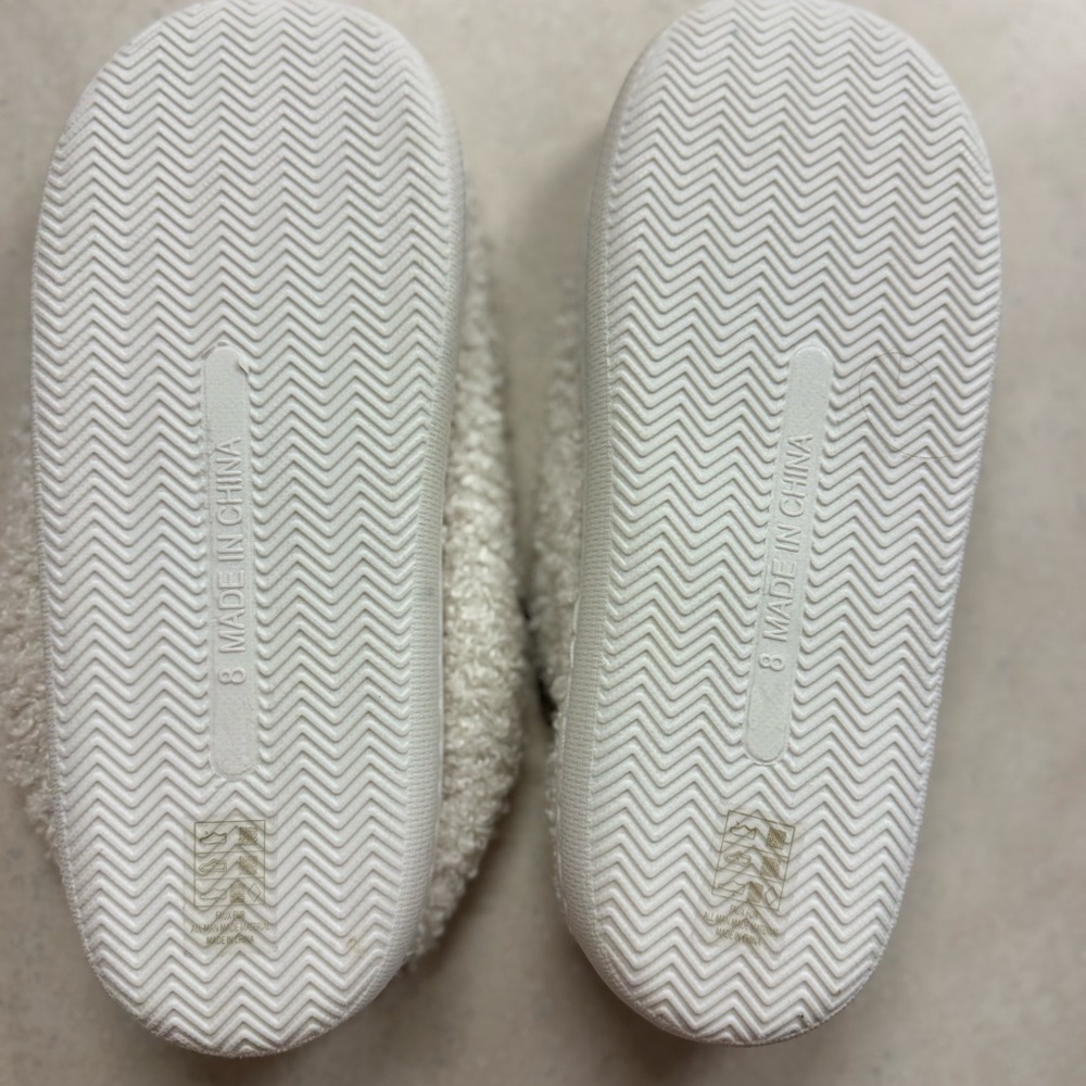 New With Tags Cream and Pink Fuzzy Bow Slippers - Picture 3 of 4